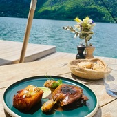 Une assiette gourmande + une vue magnifique sur le lac d’Annecy… que demander de plus ? 🐓🇫🇷
On arrive @lescassines 😍
@volaillesmieral.cyrille #volaille #canette #mieral #annecy #foodie #chef #cuisine
