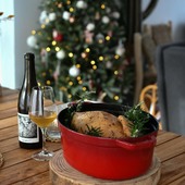 ✨ Joyeuses fêtes à toutes et à tous,
qu’elles soient gourmandes et heureuses, en famille ou entre amis.
Merci d’avoir choisi de mettre nos volailles au cœur de vos grandes tablées et de vos moments de partage.
— L’équipe des Volailles Miéral 🐓🤍